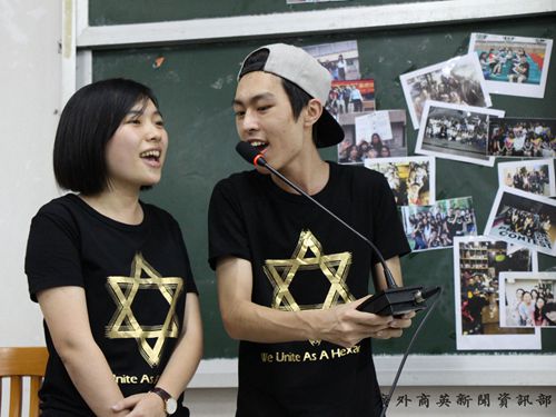 歌队现场奉献“彩蛋”