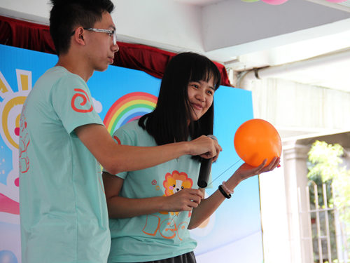 气球不破魔术夺人眼球