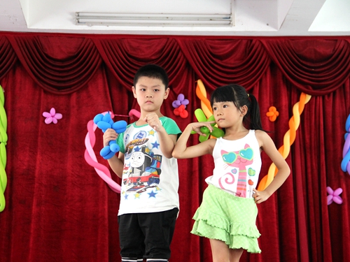 气球走秀可爱十足