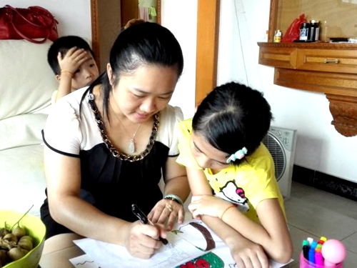 海欣家属认真填写调研问卷