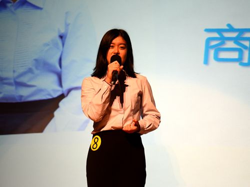 八号选手何嘉慧语音语调出色