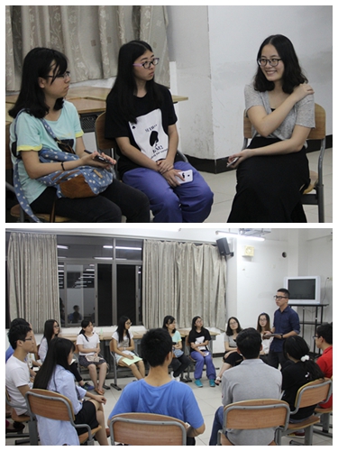 图四:认真倾听并讨论的同学们