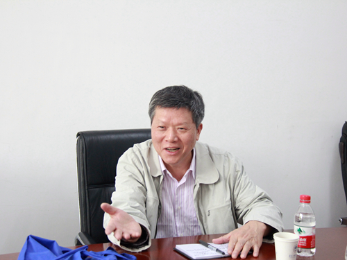 蒙书记与老师们交流党建工作