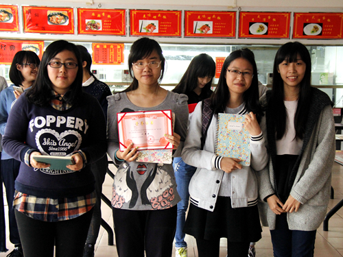 一等奖队伍-“食破天惊”队