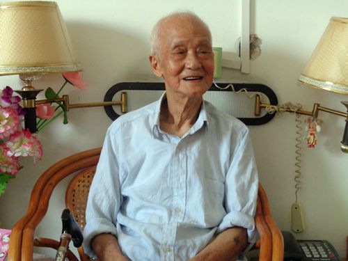 爷爷灿烂的笑容