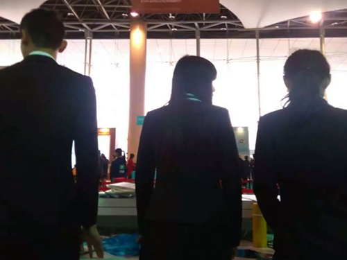 同学们仍然保持工作状态