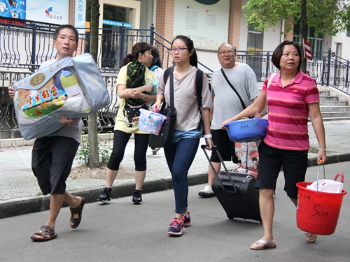 从此刻起 你将脱离温暖的襁褓靠自己一步又一步的向未来迈进