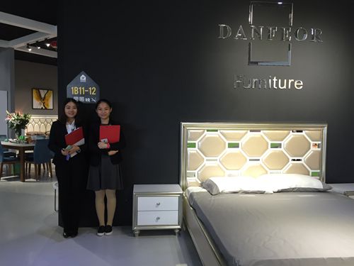 认真负责的摊翻