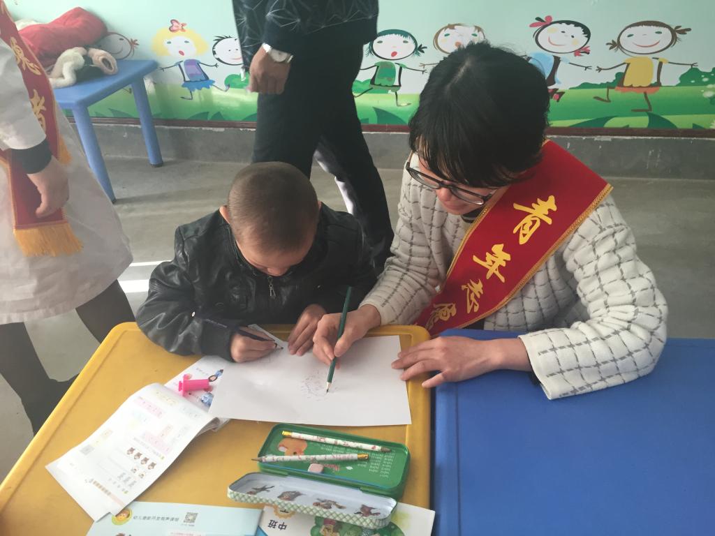 邵书琴在服务结束后仍然是牧场青年志愿者
