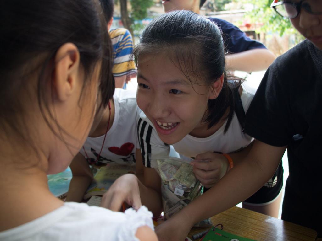 热火朝天的交易现场