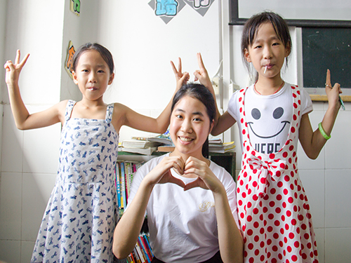 毛毛老师和低年级小朋友